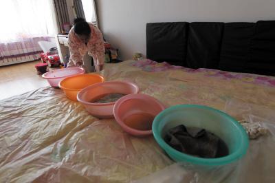 周口楼上漏水，住户失联，小区没物管，业主维权难！律师来支招……